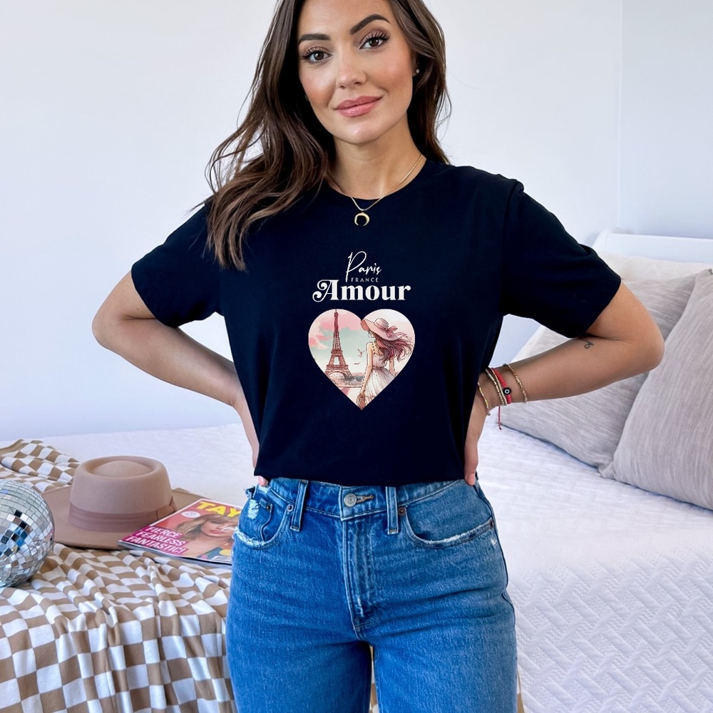 NWOT - Paris France Amour T-shirt